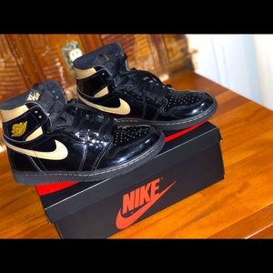 Jordan 1 high black metallic and gold